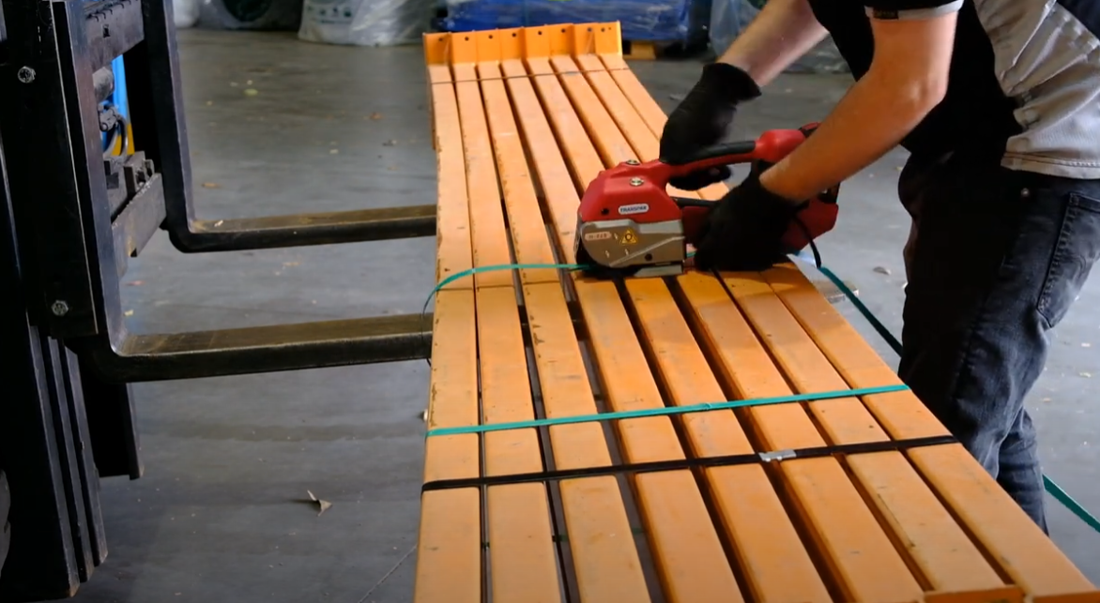 Battery Strapping Tensioner vs Manual Strapping Tensioner: Pros and Cons