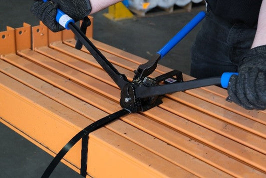 How to use a metal strapping tensioner and sealer