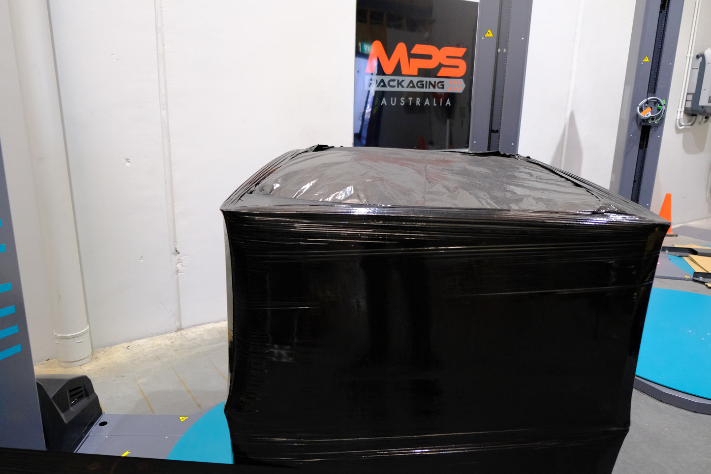 500MM X 1215M X 25UM BLACK MACHINE CAST PALLET WRAP