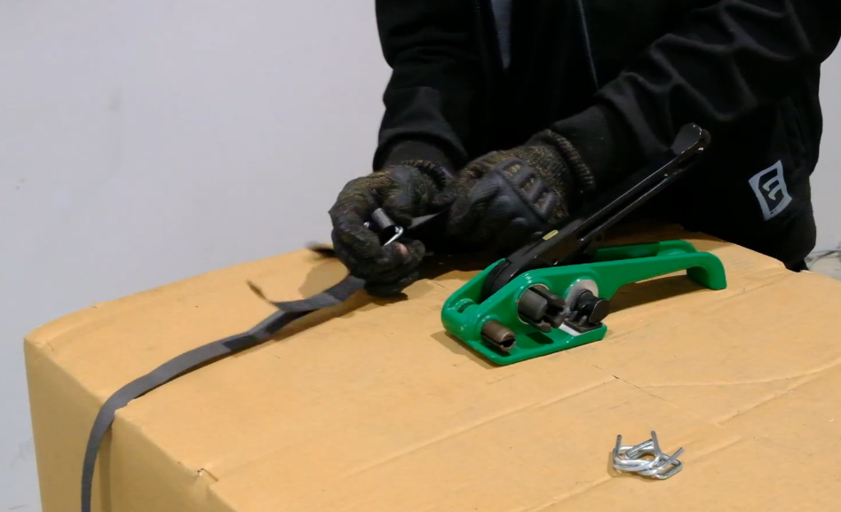 How do I use plastic strapping?