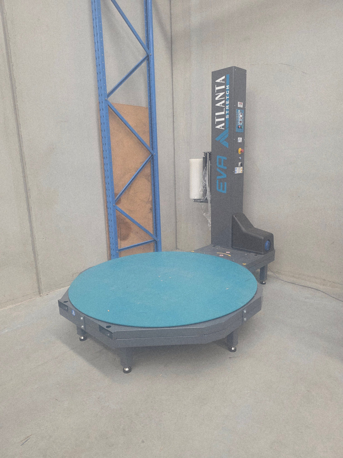 Pallet wrapper lifting frame for use with Walkie stacker