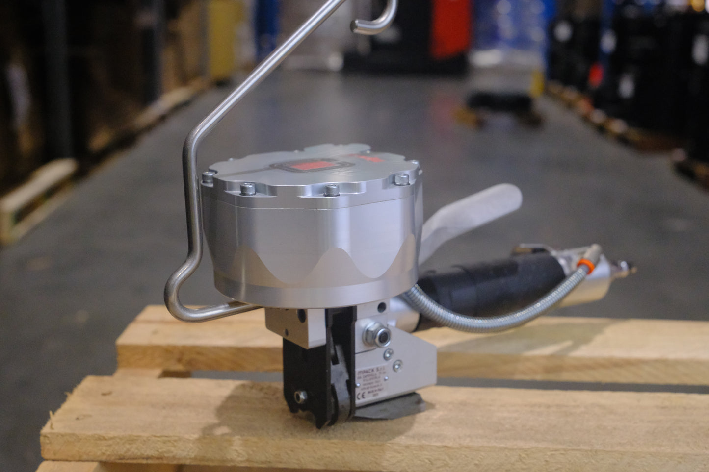 SINGLE NOTCH PNEUMATIC STEEL STRAPPING TOOL - XITI 40