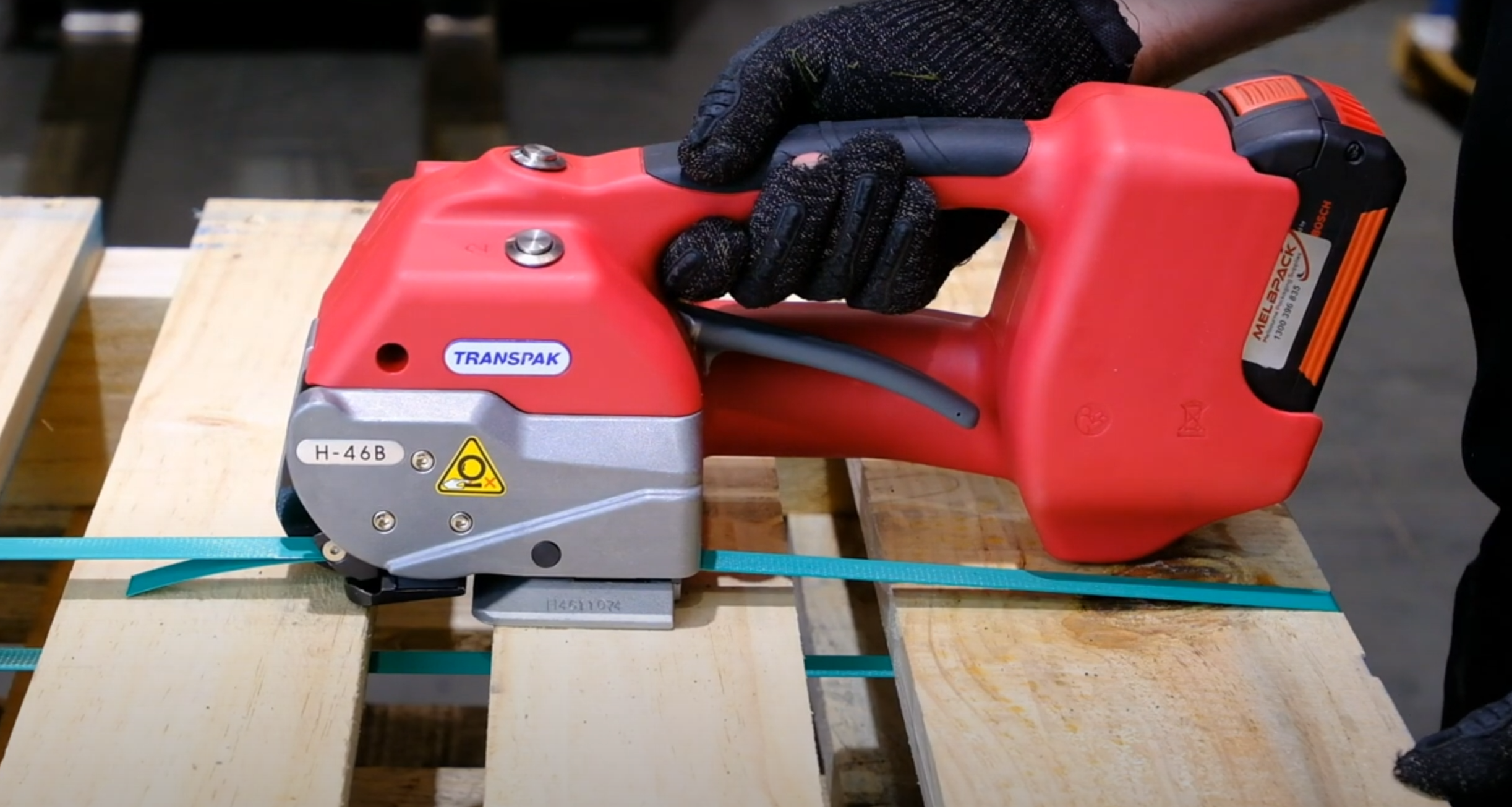 Battery powered strapping tool XST-46 – MPS Packaging Australia