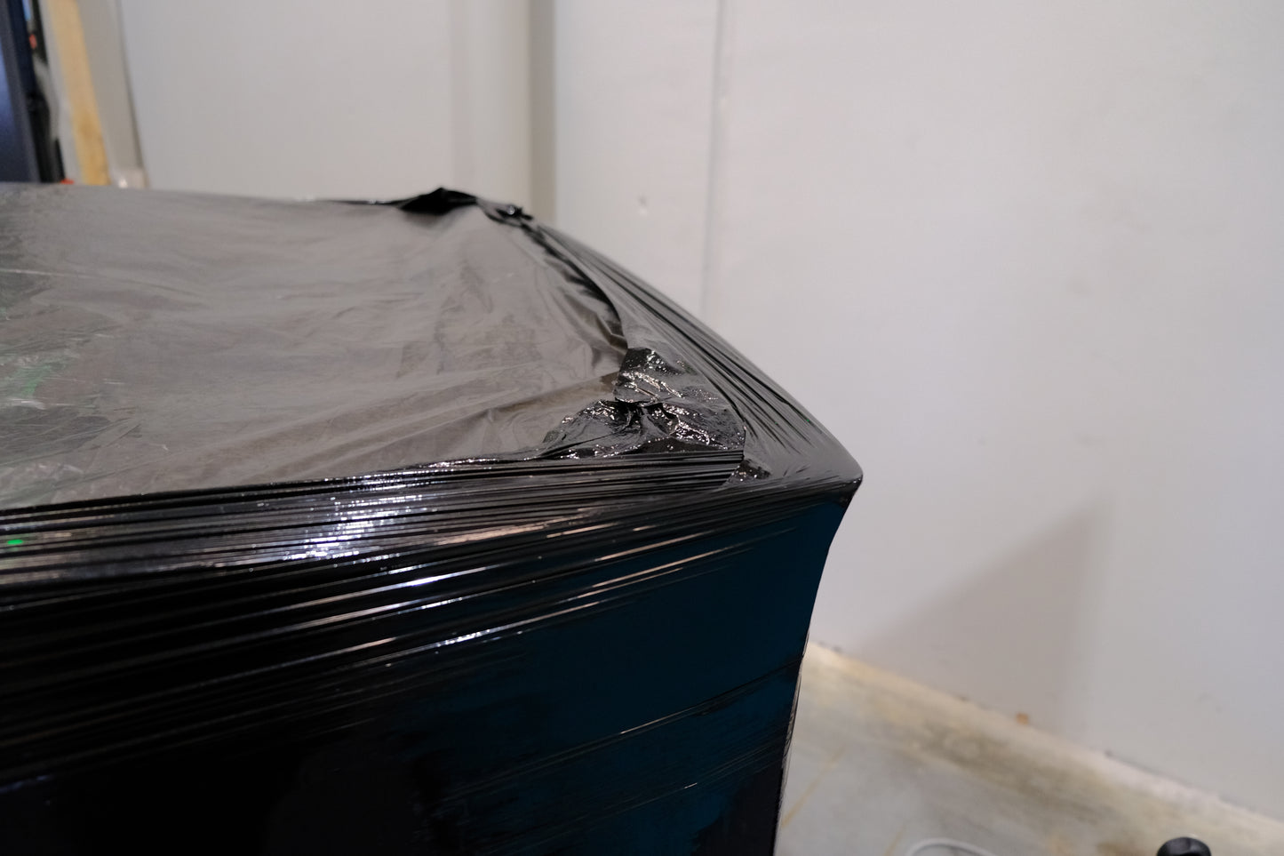 500MM X 400M X 23UM ULTRA BLACK BLOWN STRETCHWRAP - PER ROLL